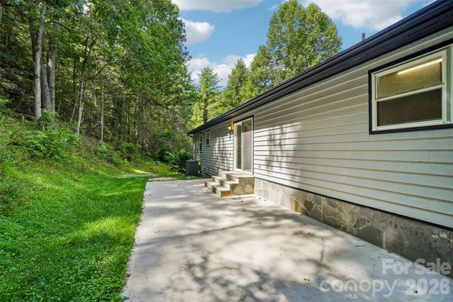 19 Jupiter Heights, Weaverville, NC 28787