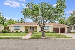 433 Peerman Pl, Corpus Christi, TX 78411