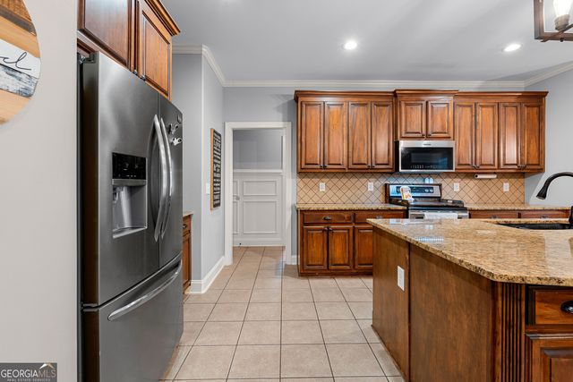 180 Chantilly Lane, Fayetteville, GA 30215