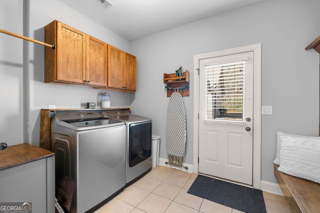 180 Chantilly Lane, Fayetteville, GA 30215