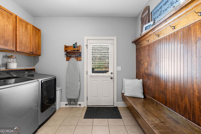 180 Chantilly Lane, Fayetteville, GA 30215