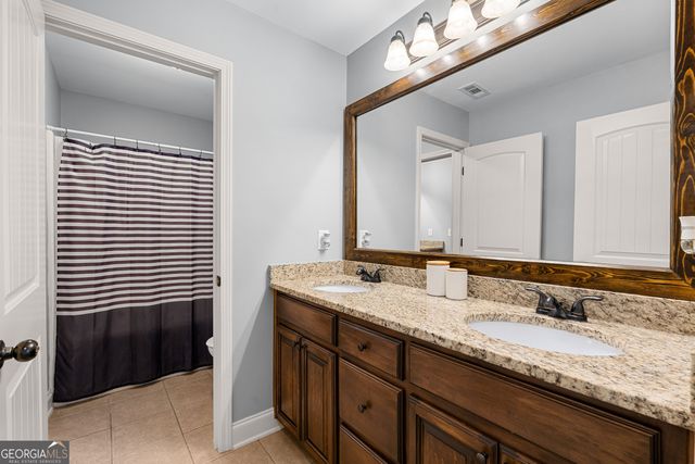 180 Chantilly Lane, Fayetteville, GA 30215