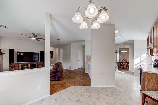 112 Speegle CT, Cedar Creek, TX 78612