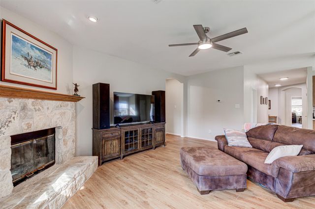 112 Speegle CT, Cedar Creek, TX 78612