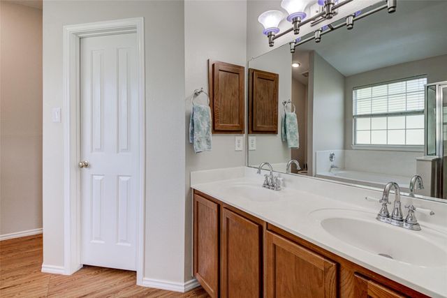 112 Speegle CT, Cedar Creek, TX 78612