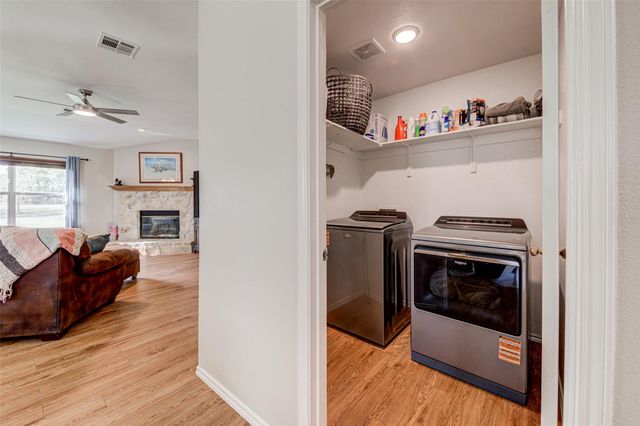 112 Speegle CT, Cedar Creek, TX 78612