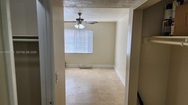 9000 SW 24th St 14C, Miami, FL 33165