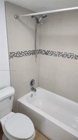 9000 SW 24th St 14C, Miami, FL 33165