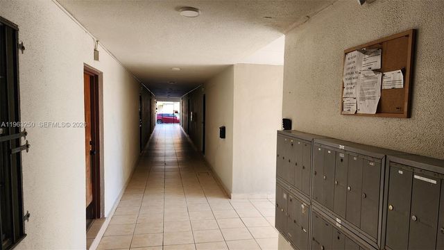 9000 SW 24th St 14C, Miami, FL 33165