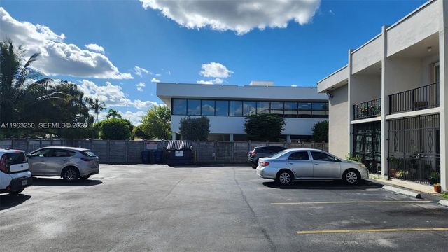 9000 SW 24th St 14C, Miami, FL 33165