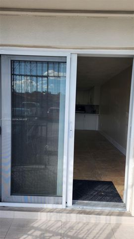 9000 SW 24th St 14C, Miami, FL 33165