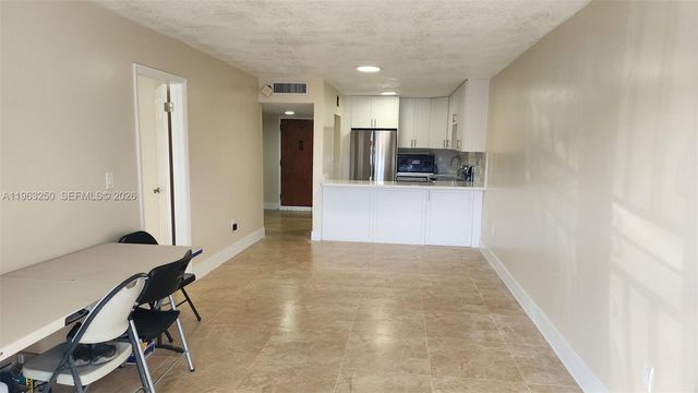 9000 SW 24th St 14C, Miami, FL 33165