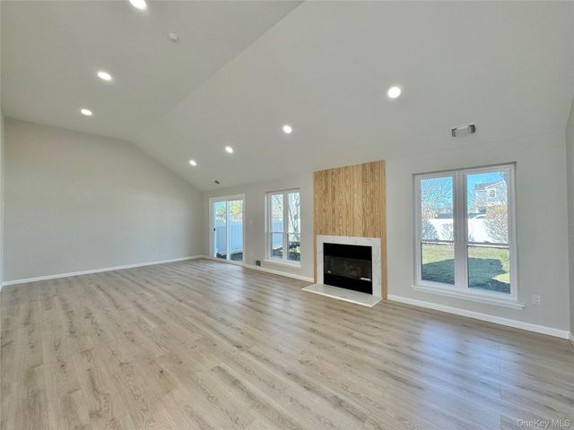 188 River Drive, Moriches, NY 11955