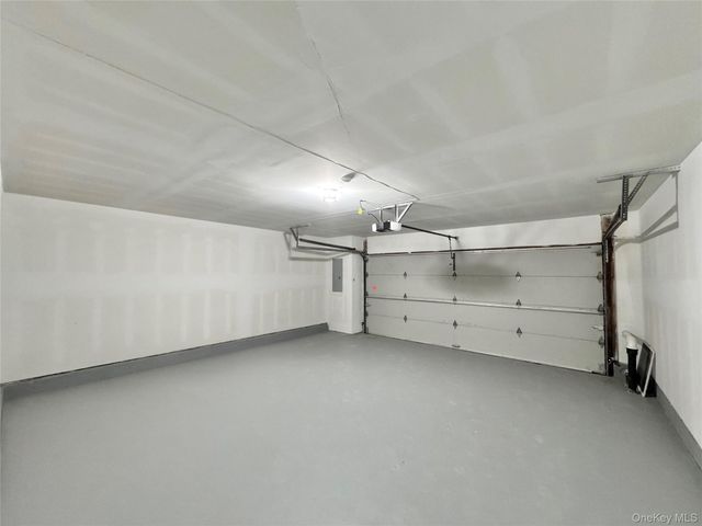 188 River Drive, Moriches, NY 11955