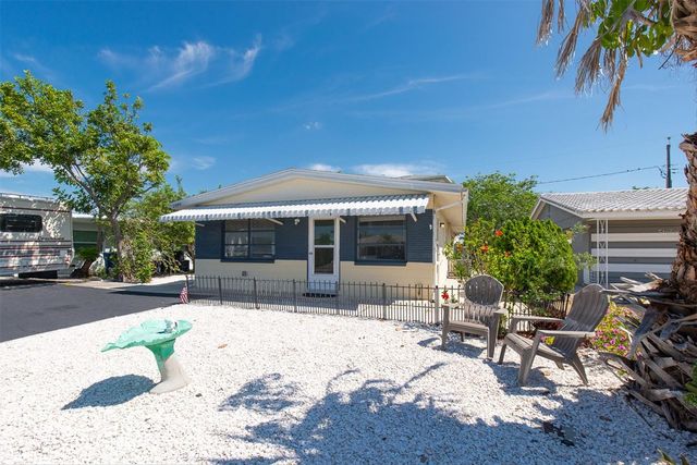 11095 2ND STREET E Unit A, Treasure Island, FL 33706