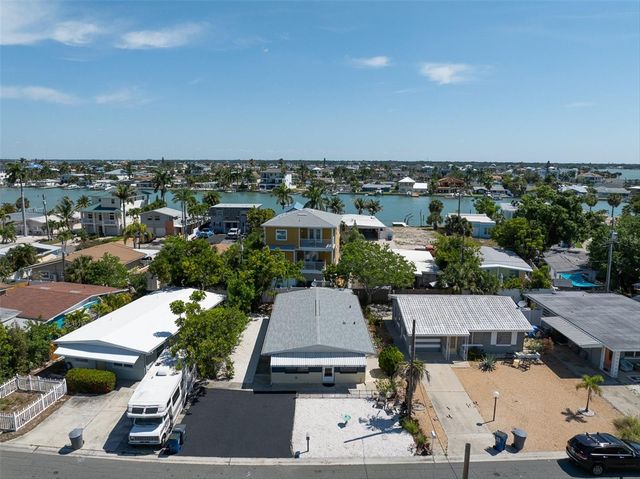 11095 2ND STREET E Unit A, Treasure Island, FL 33706