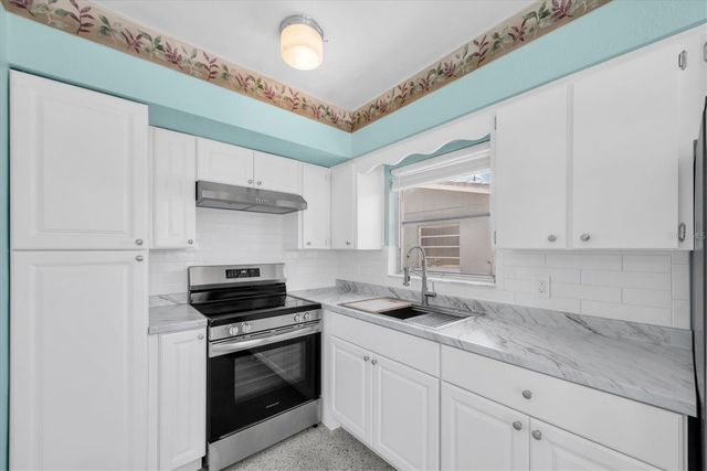 11095 2ND STREET E Unit A, Treasure Island, FL 33706
