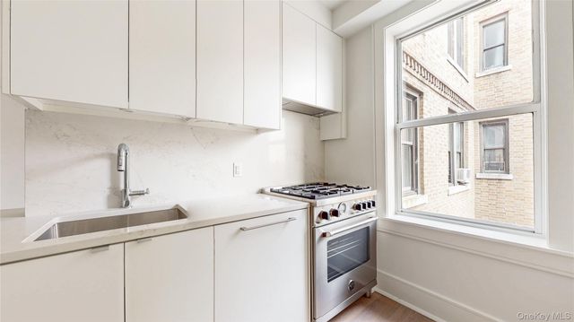14809 Northern Boulevard 5M, Flushing, NY 11354