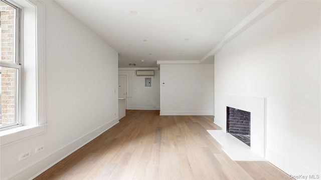 14809 Northern Boulevard 5M, Flushing, NY 11354