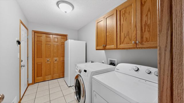 2469 Boulder Ridge Drive NW, Rochester, MN 55901