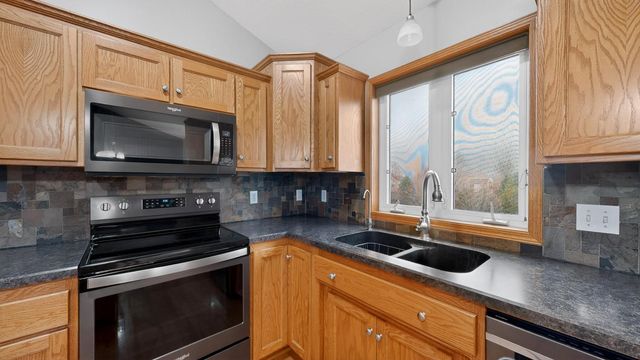 2469 Boulder Ridge Drive NW, Rochester, MN 55901