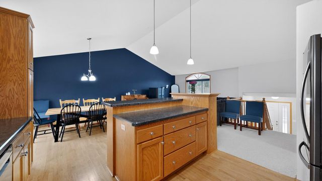 2469 Boulder Ridge Drive NW, Rochester, MN 55901