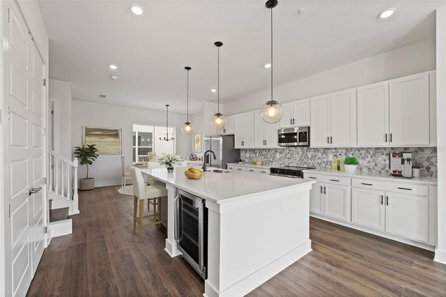 336 CENTER LAKE LANE 336, Oviedo, FL 32765