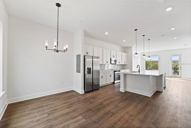 336 CENTER LAKE LANE 336, Oviedo, FL 32765