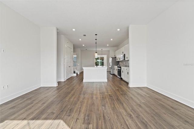 336 CENTER LAKE LANE 336, Oviedo, FL 32765