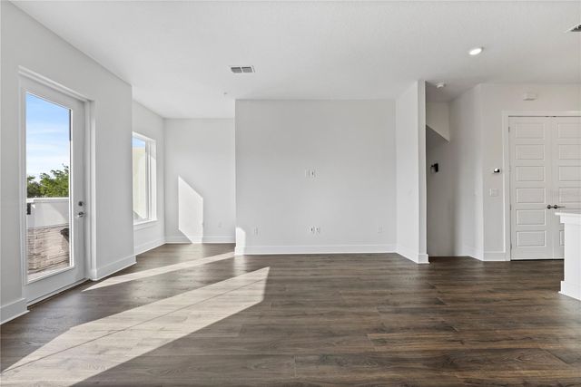 336 CENTER LAKE LANE 336, Oviedo, FL 32765