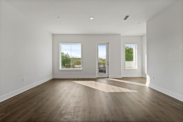 336 CENTER LAKE LANE 336, Oviedo, FL 32765
