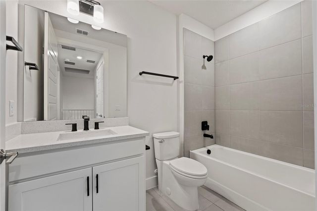 336 CENTER LAKE LANE 336, Oviedo, FL 32765