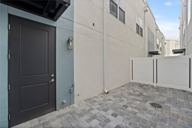 336 CENTER LAKE LANE 336, Oviedo, FL 32765