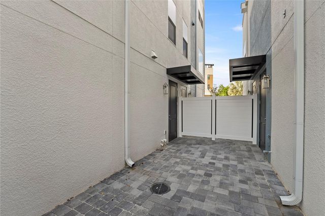 336 CENTER LAKE LANE 336, Oviedo, FL 32765