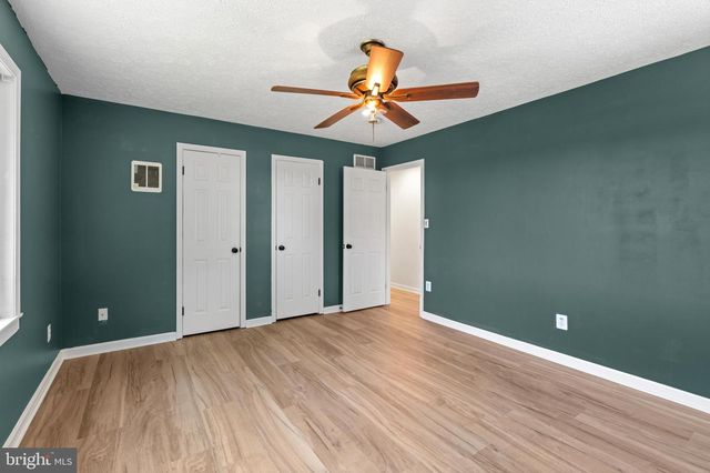 6442 WALKER RD, Stewartstown, PA 17363