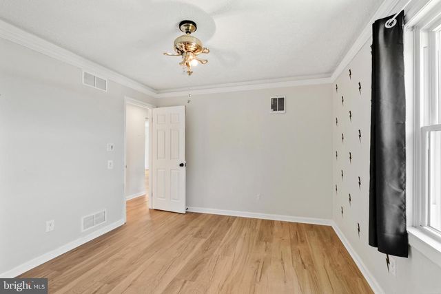 6442 WALKER RD, Stewartstown, PA 17363