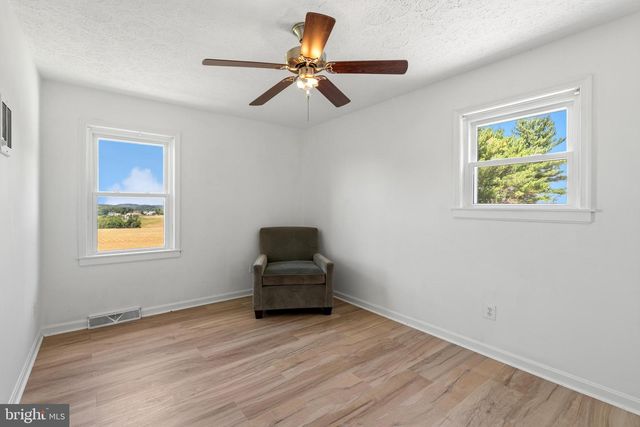 6442 WALKER RD, Stewartstown, PA 17363