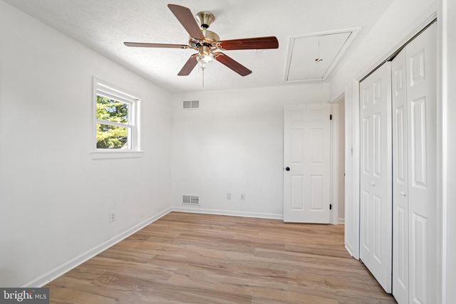 6442 WALKER RD, Stewartstown, PA 17363