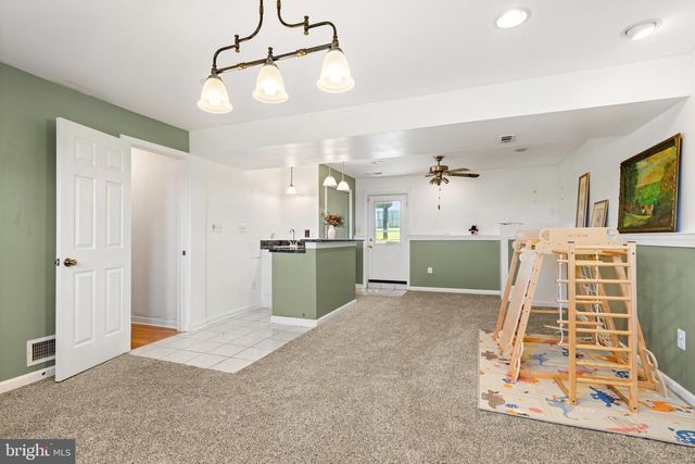 6442 WALKER RD, Stewartstown, PA 17363