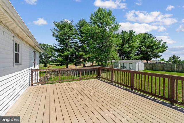6442 WALKER RD, Stewartstown, PA 17363
