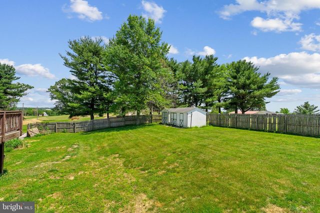 6442 WALKER RD, Stewartstown, PA 17363