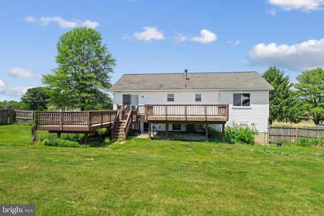 6442 WALKER RD, Stewartstown, PA 17363