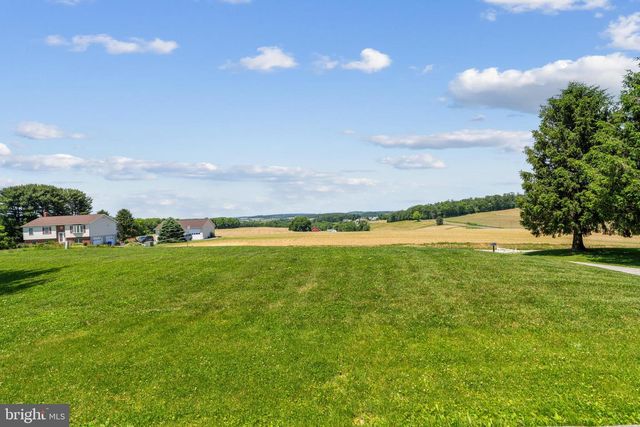 6442 WALKER RD, Stewartstown, PA 17363