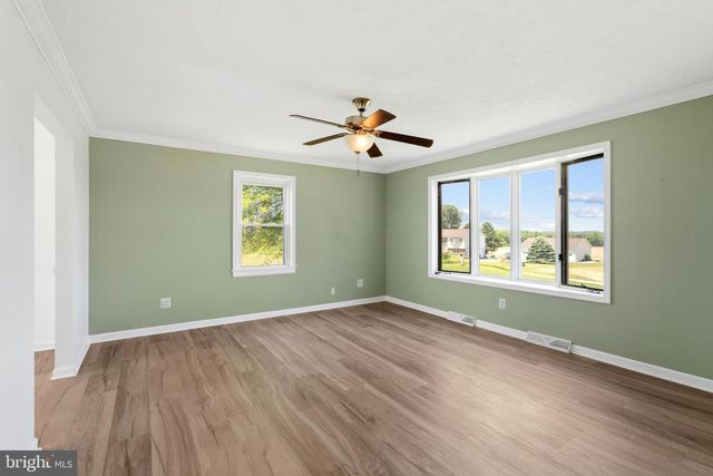 6442 WALKER RD, Stewartstown, PA 17363