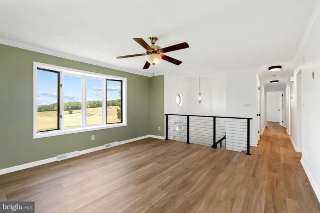 6442 WALKER RD, Stewartstown, PA 17363