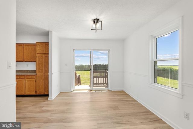 6442 WALKER RD, Stewartstown, PA 17363