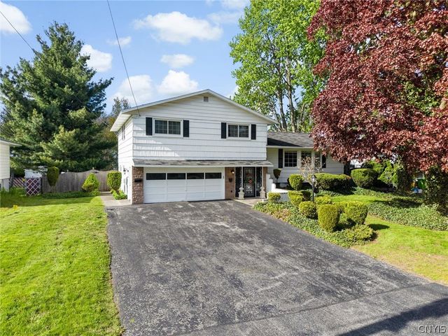 210 Colony Park Drive, Salina, NY 13088