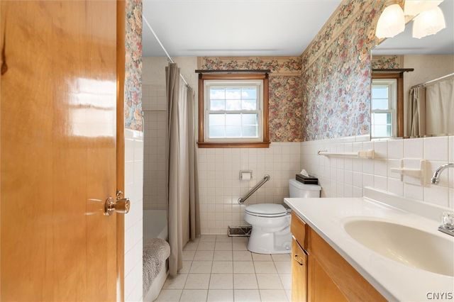 210 Colony Park Drive, Salina, NY 13088