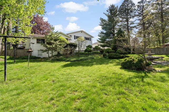 210 Colony Park Drive, Salina, NY 13088