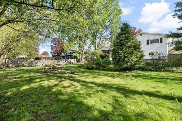 210 Colony Park Drive, Salina, NY 13088